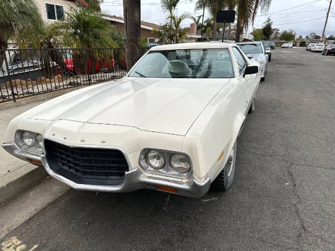 Unknown-Ranchero-1972-White-White