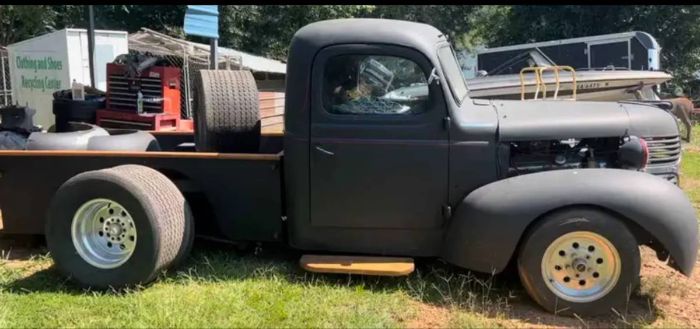 Unknown-Ratrod-1947-Black-3