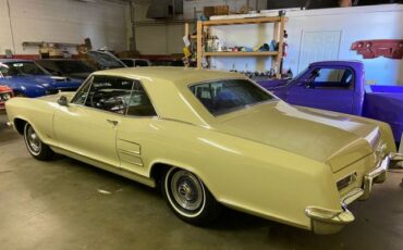 Unknown-Regal-1964-Desert-Tan-Saddle-Tan-1