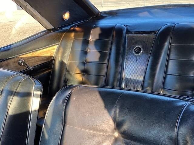 Unknown-Riviera-1963-Silver-Black-4