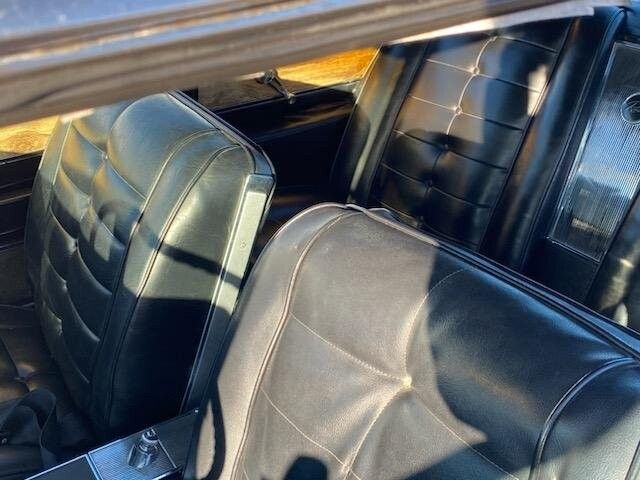 Unknown-Riviera-1963-Silver-Black-5