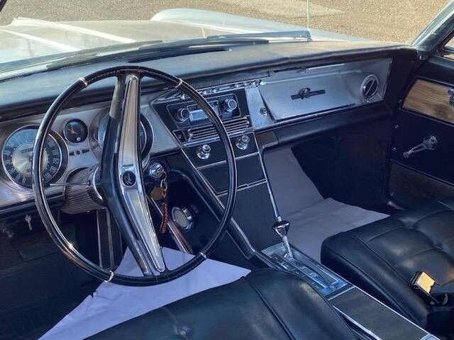 Unknown-Riviera-1963-Silver-Black-6