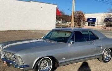 Unknown-Riviera-1963-Silver-Black-8