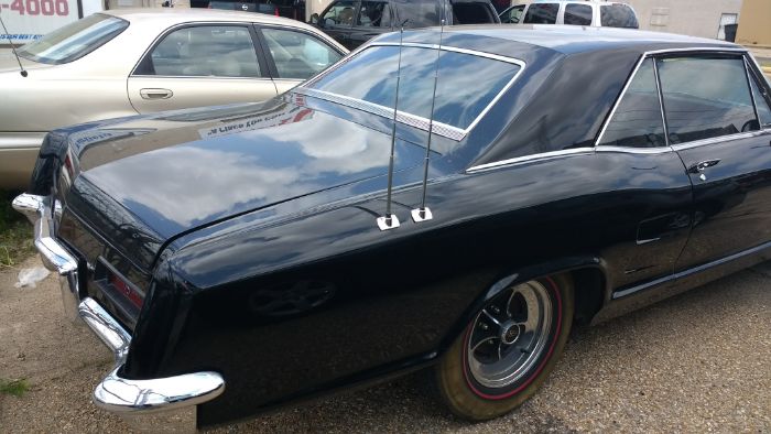 Unknown-Riviera-1964-Black-Black-Leather-3