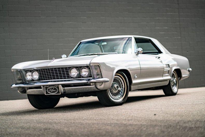 Unknown-Riviera-1964-Silver-Black-1