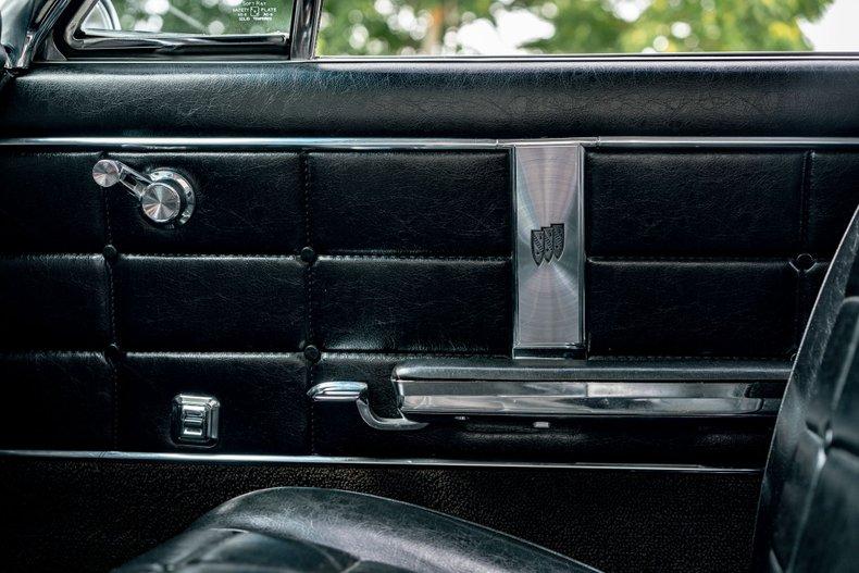 Unknown-Riviera-1964-Silver-Black-17