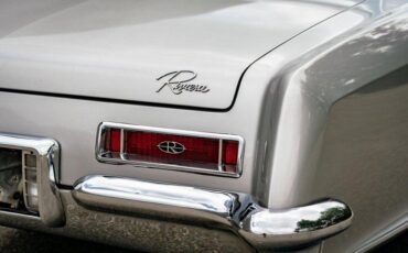 Unknown-Riviera-1964-Silver-Black-19