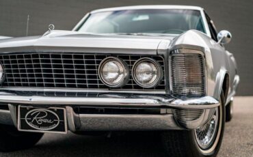 Unknown-Riviera-1964-Silver-Black-2