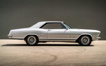 Unknown-Riviera-1964-Silver-Black-21