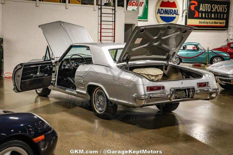 Unknown-Riviera-1964-Silver-Black-22