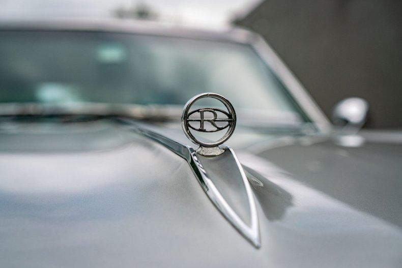 Unknown-Riviera-1964-Silver-Black-3