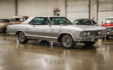 Unknown-Riviera-1964-Silver-Black-32