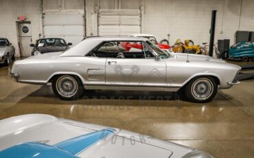 Unknown-Riviera-1964-Silver-Black-35