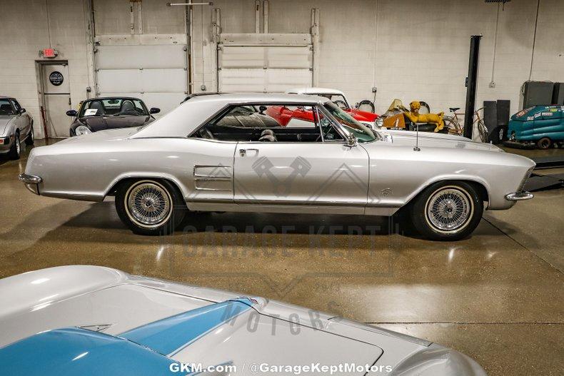 Unknown-Riviera-1964-Silver-Black-35