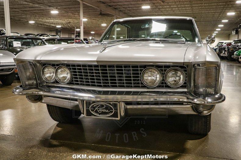 Unknown-Riviera-1964-Silver-Black-39