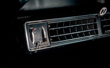 Unknown-Riviera-1964-Silver-Black-4
