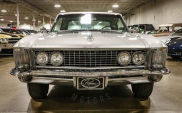 Unknown-Riviera-1964-Silver-Black-40