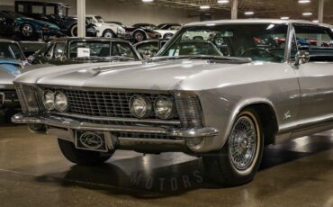 Unknown-Riviera-1964-Silver-Black-41