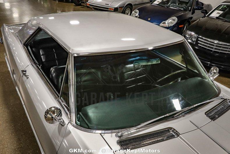 Unknown-Riviera-1964-Silver-Black-42