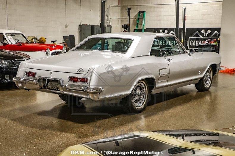 Unknown-Riviera-1964-Silver-Black-43
