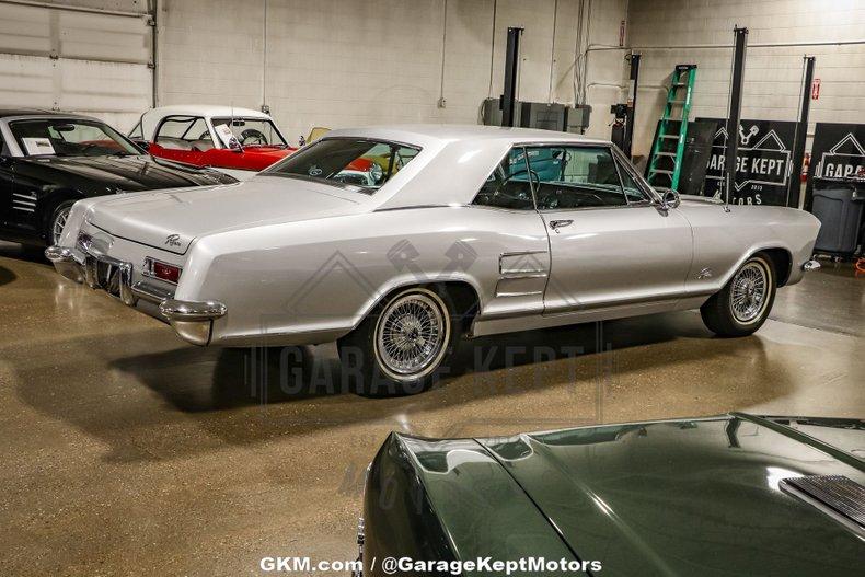 Unknown-Riviera-1964-Silver-Black-44