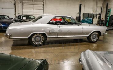 Unknown-Riviera-1964-Silver-Black-45