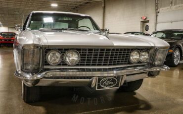 Unknown-Riviera-1964-Silver-Black-48