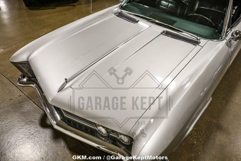 Unknown-Riviera-1964-Silver-Black-49