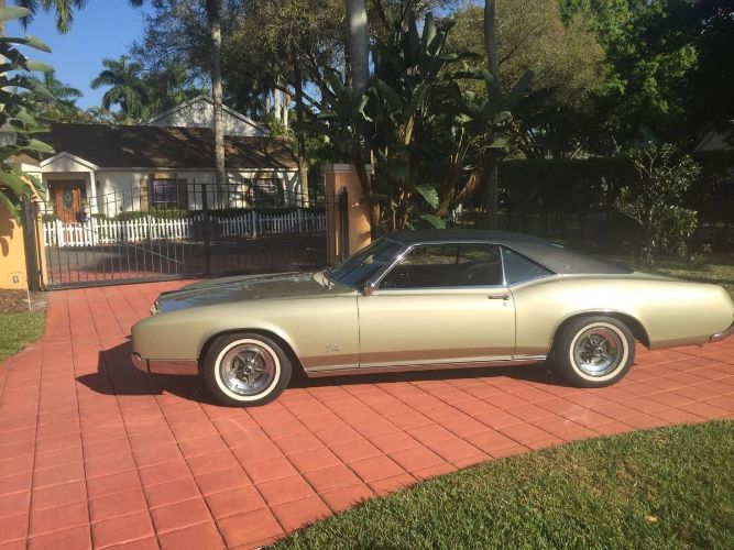 Unknown-Riviera-1967-Green-15