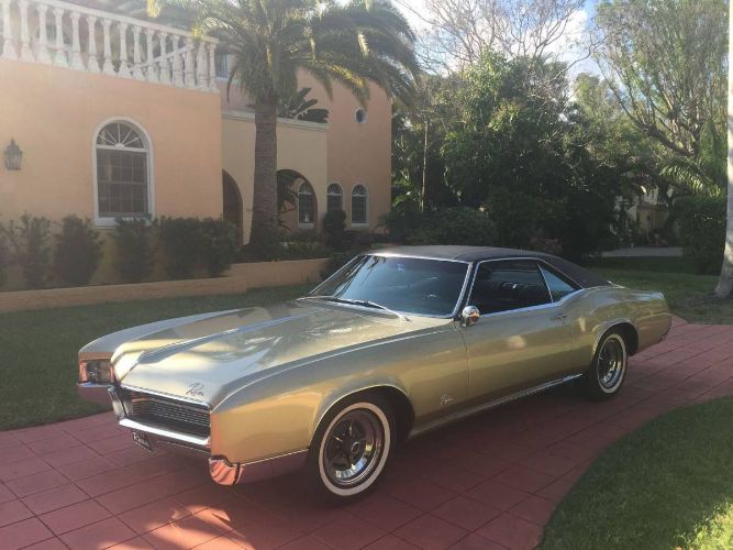 Unknown-Riviera-1967-Green-6