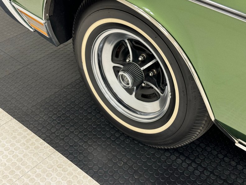 Unknown-Riviera-1970-Emerald-Mist-Black-19