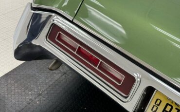 Unknown-Riviera-1970-Emerald-Mist-Black-25