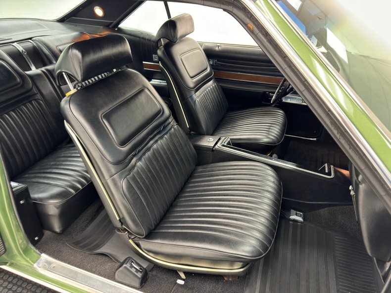 Unknown-Riviera-1970-Emerald-Mist-Black-41