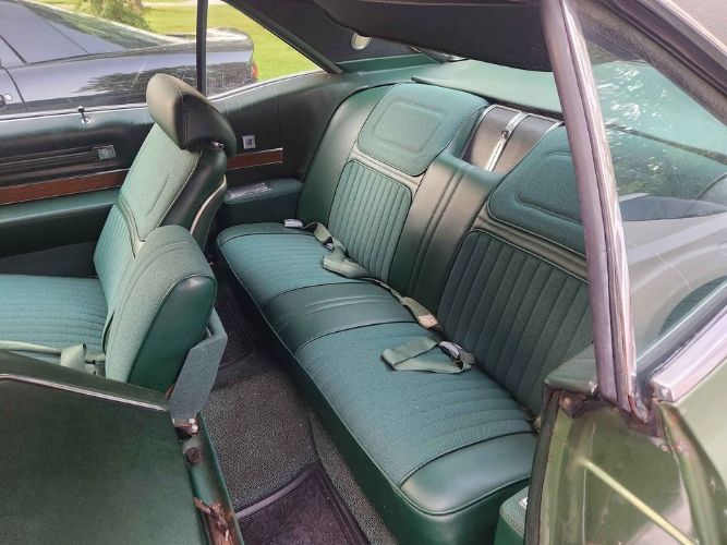 Unknown-Riviera-1970-Green-Green-11