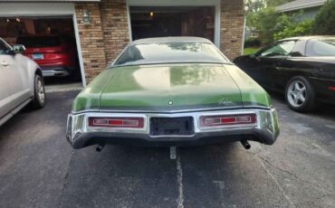 Unknown-Riviera-1970-Green-Green-15