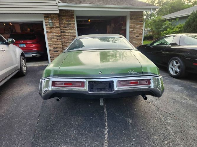 Unknown-Riviera-1970-Green-Green-15