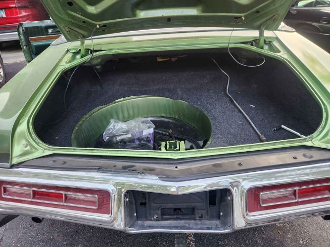 Unknown-Riviera-1970-Green-Green-6