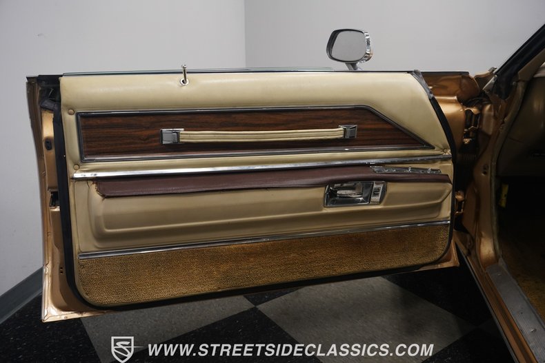 Unknown-Riviera-1971-Comet-Gold-Sandal-Wood-10