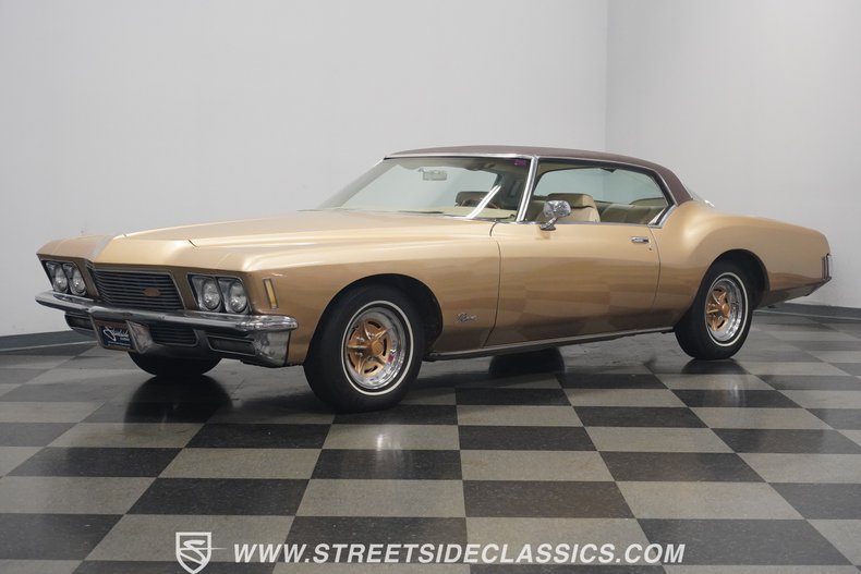 Unknown-Riviera-1971-Comet-Gold-Sandal-Wood-14
