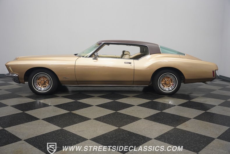 Unknown-Riviera-1971-Comet-Gold-Sandal-Wood-16