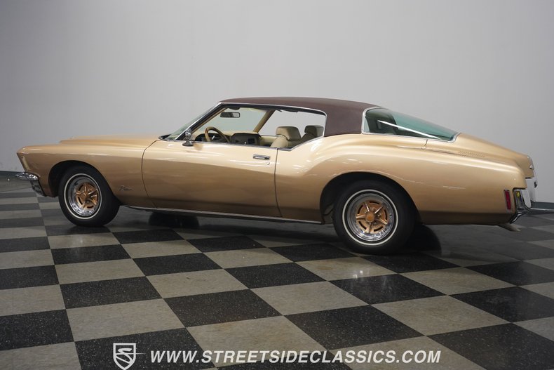 Unknown-Riviera-1971-Comet-Gold-Sandal-Wood-17