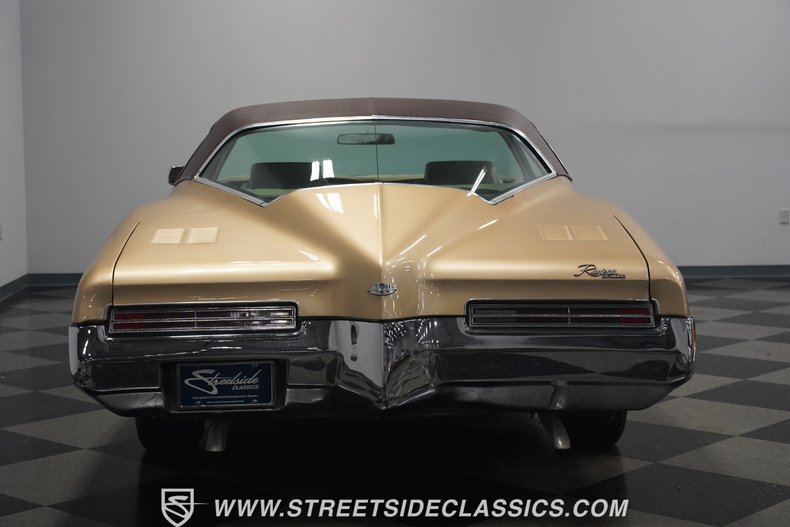 Unknown-Riviera-1971-Comet-Gold-Sandal-Wood-19