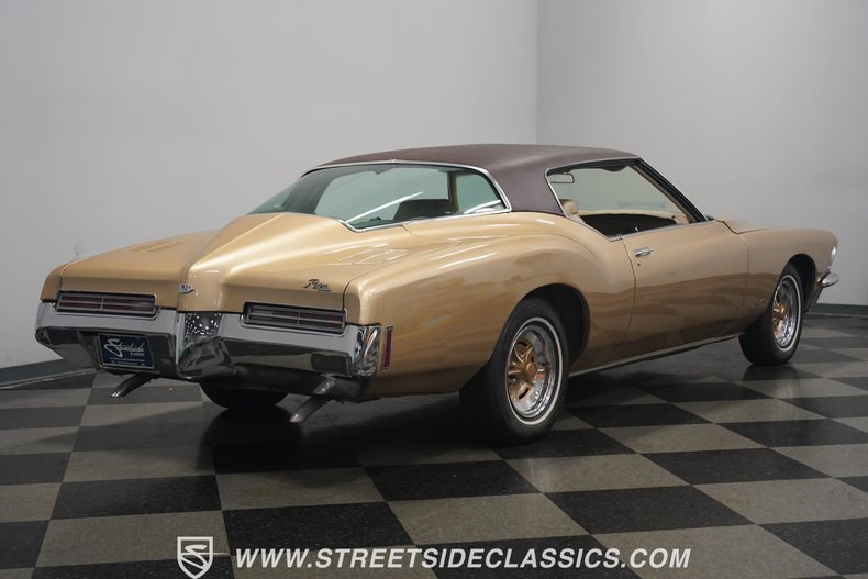 Unknown-Riviera-1971-Comet-Gold-Sandal-Wood-20