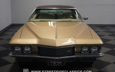 Unknown-Riviera-1971-Comet-Gold-Sandal-Wood-25