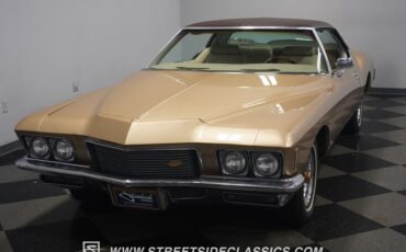 Unknown-Riviera-1971-Comet-Gold-Sandal-Wood-26