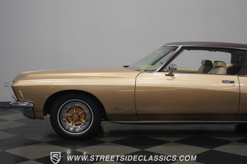 Unknown-Riviera-1971-Comet-Gold-Sandal-Wood-31