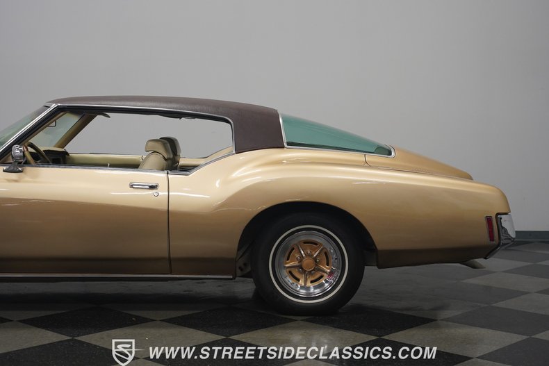 Unknown-Riviera-1971-Comet-Gold-Sandal-Wood-32