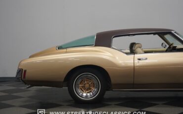 Unknown-Riviera-1971-Comet-Gold-Sandal-Wood-38