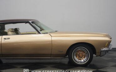 Unknown-Riviera-1971-Comet-Gold-Sandal-Wood-39