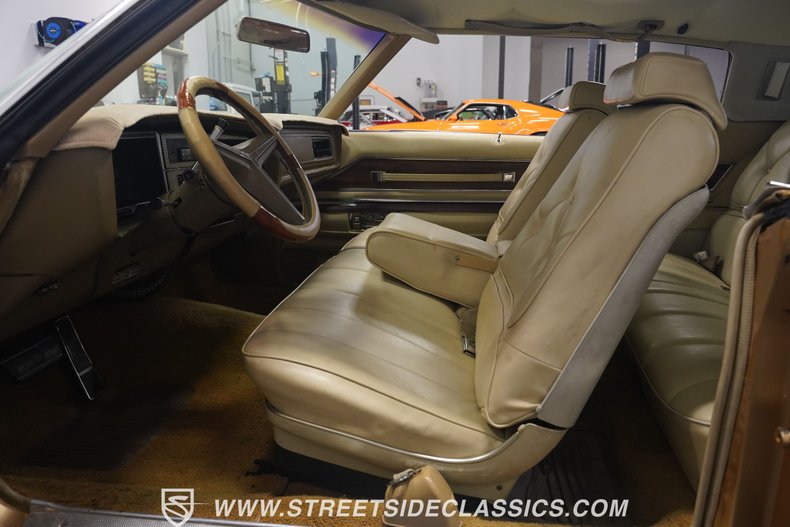 Unknown-Riviera-1971-Comet-Gold-Sandal-Wood-43